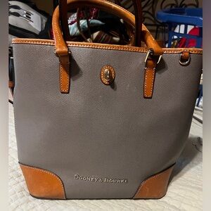 EUC Dooney & Bourke handbag